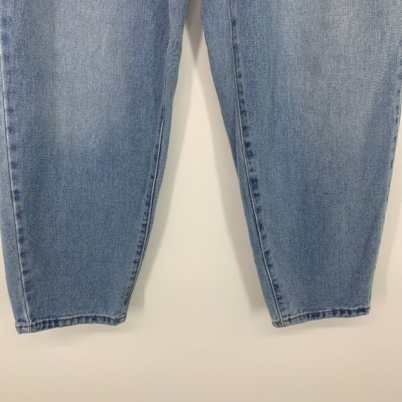 Time and Tru Jeans High Rise Light Blue Denim Slim Straight Leg - Picture 4 of 7